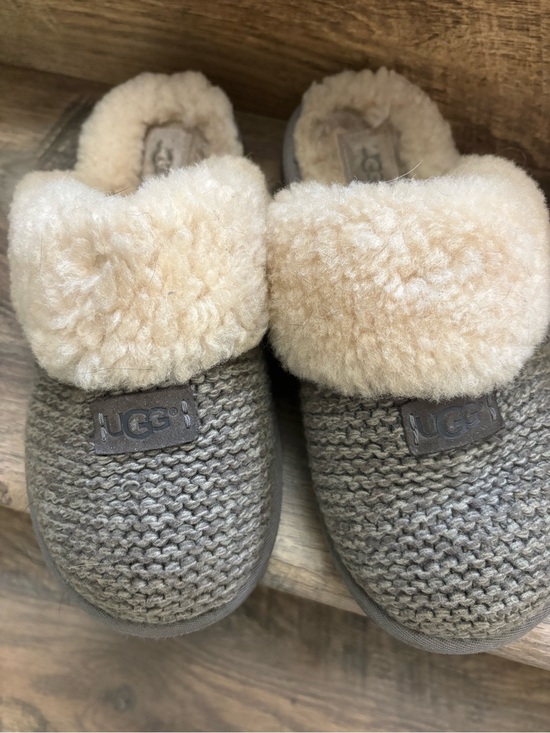 UGG Shoes - UGG  Gray Knit Slippers with Cream Shearling Cuff